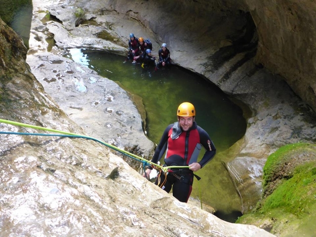 Descenso de rapel.jpg